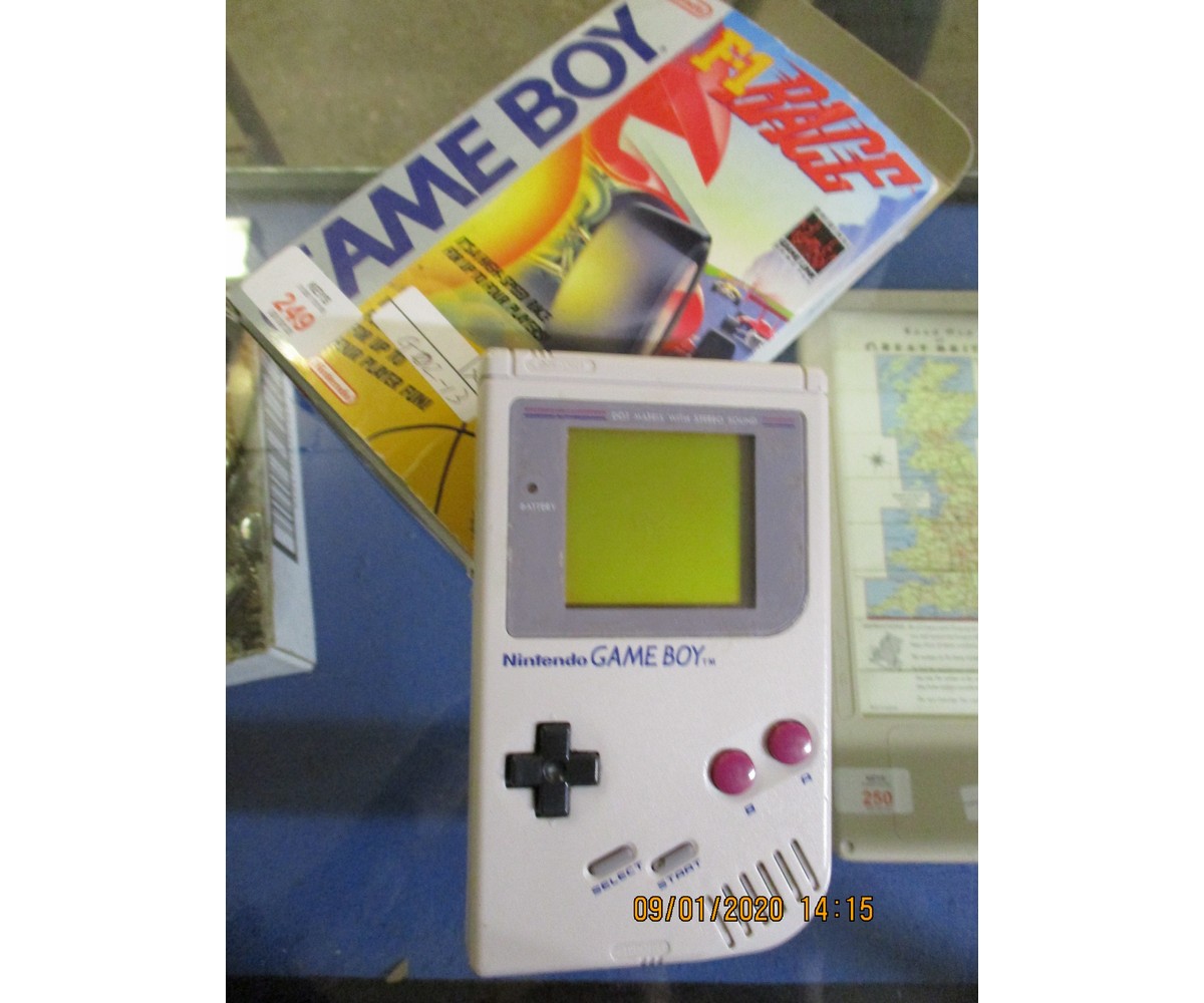 BOXED GAMEBOY