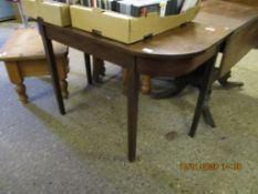 19TH CENTURY MAHOGANY SIDE TABLE ON FOUR TAPERING SQUARE LEGS