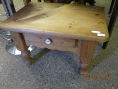 PINE COFFEE TABLE WITH SINGLE DRAWER WITH KNOB HANDLE AND TURNED LEGS