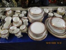 QUANTITY OF ROYAL MAJESTIC TEA/DINNER WARES