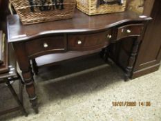 MAHOGANY SERPENTINE FRONTED SIDE TABLE WITH THREE DRAWERS