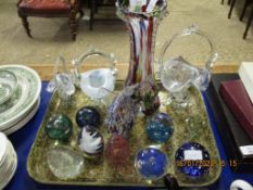 TRAY CONTAINING MIXED COLOURED GLASS BASKETS, VASE, PAPERWEIGHTS ETC