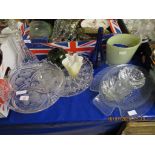 MIXED LOT CONTAINING A CAKE STAND, BOWLS, DECANTER, FISH DISH ETC