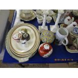 MIXED LOT OF CHINA WARES, DECORATIVE SIDE PLATES, TABLE LIGHTERS, GINGER JAR ETC