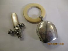 MIXED LOT: COMPRISING GEORGE V SILVER AND IVORY CHILD'S TEETHING RING MOUNTED WITH COW BELL TYPE