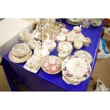 QUANTITY OF MIXED CHINA WARES TO INCLUDE A MINTONS LIDDED BOWL, MINTONS CRIMPED EDGE DISHES, AYNSLEY