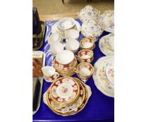 GROUP CONTAINING PART TEA WARES TO INCLUDE ROYAL ALBERT LADY HAMILTON