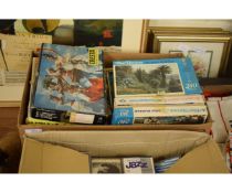 BOX CONTAINING MIXED VINTAGE JIGSAWS ETC