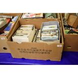 BOX CONTAINING MIXED MODERN POST CARDS ETC