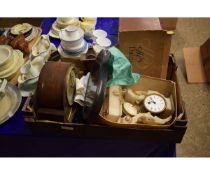 BOX CONTAINING AN ALABASTER FRENCH MANTEL CLOCK (A/F) TOGETHER WITH AN EBONISED SOCLE, A MID-20TH