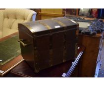 OAK AND BRASS BANDED TABLE TOP BOX WITH SIDE HANDLES AND GALVANISED LINER