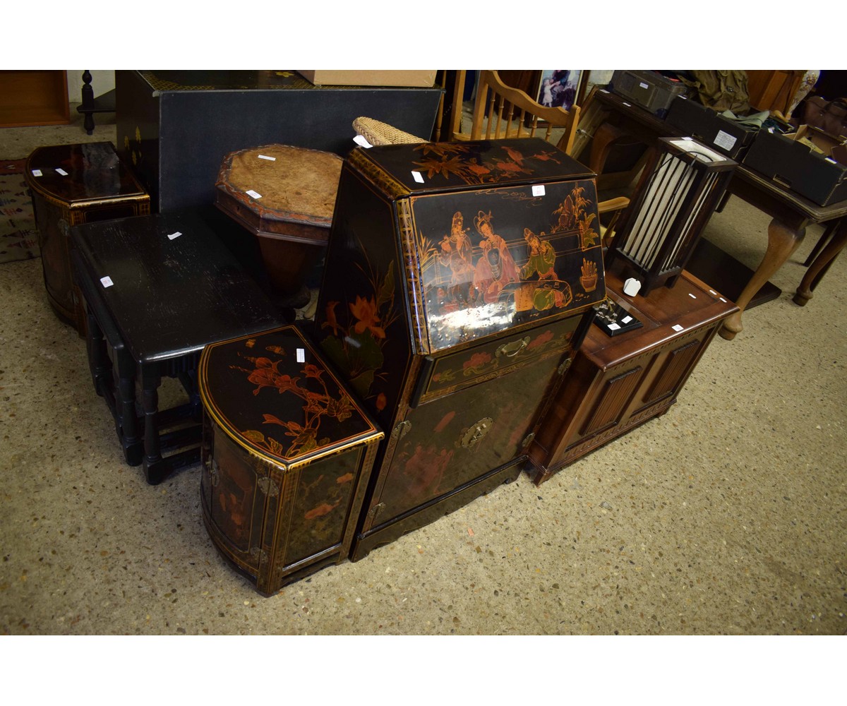 GOOD QUALITY LACQUERED ORIENTAL INFLUENCED SMALL PROPORTION BUREAU