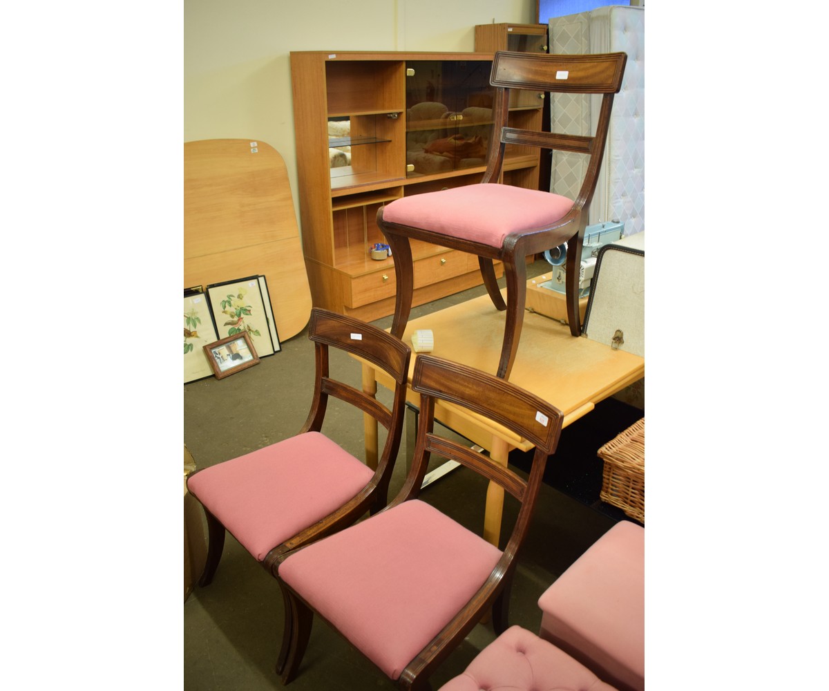 SET OF THREE 19TH CENTURY MAHOGANY BAR BACK DINING CHAIRS WITH PINK DROP IN SEATS AND SABRE FRONT