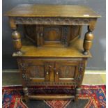 Oak credence or court cupboard of small proportions, 71cm wide