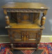 Oak credence or court cupboard of small proportions, 71cm wide