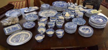 Extensive quantity of Copeland Spode Italian blue and white wares including 19 dinner plates, side