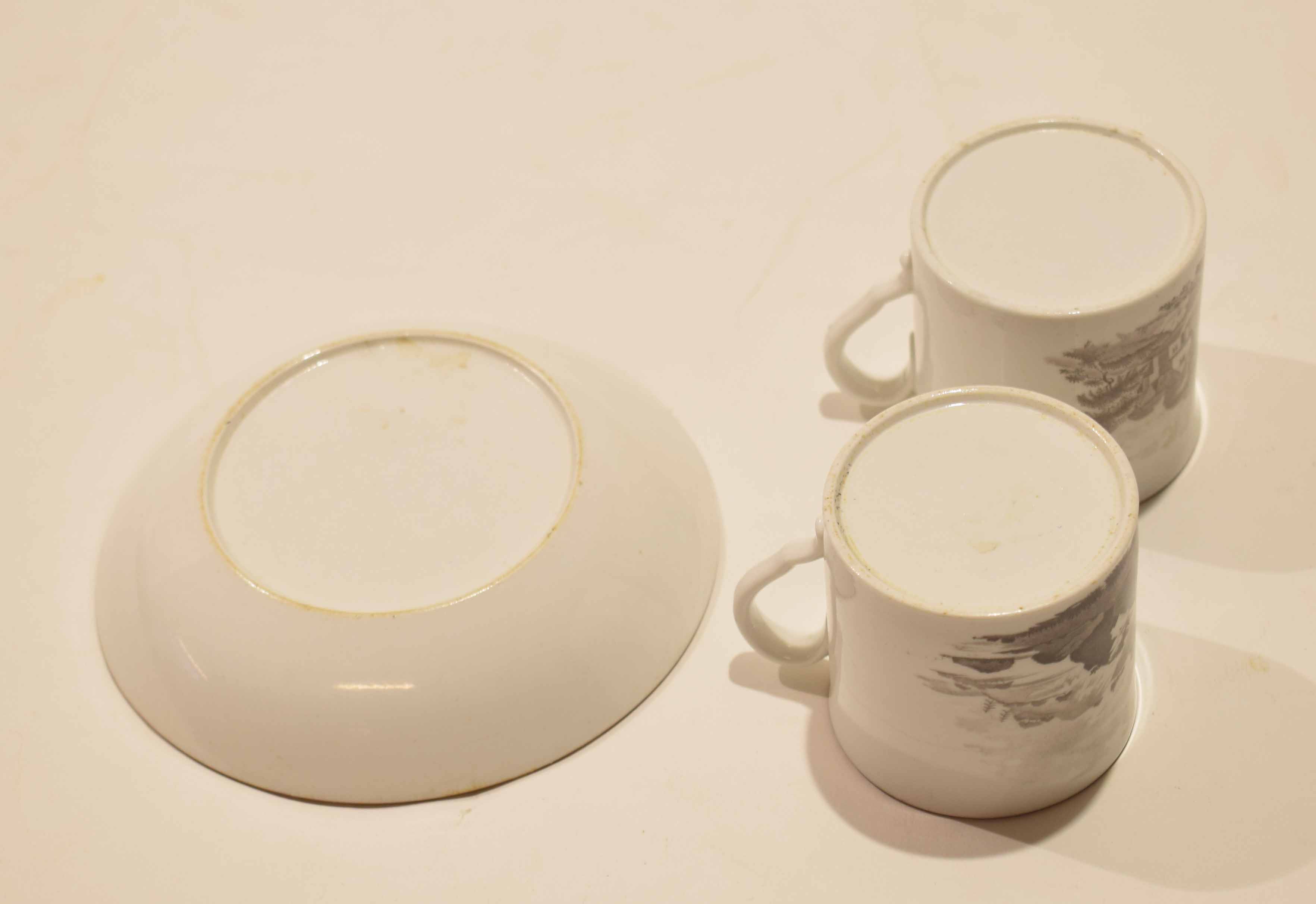 Two bat printed early 19th century coffee cans and a saucer, probably Spode, (3) - Image 2 of 2