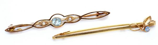 Mixed Lot: 9ct gold bar brooch hallmarked Chester 1922, with a blue and yellow stone detail,