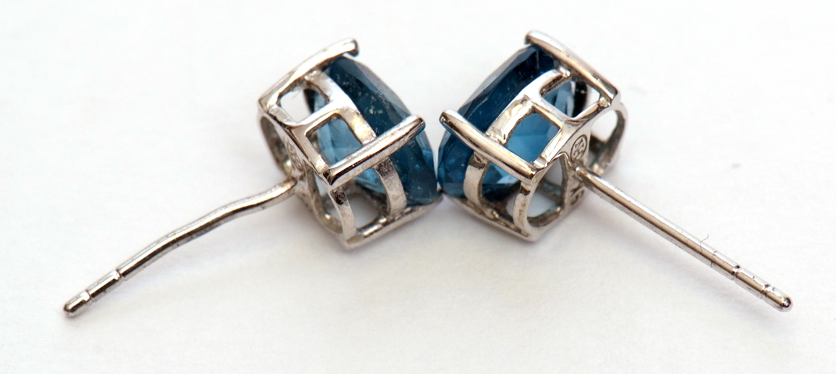 Pair of "London" blue topaz earrings, oval faceted shape, claw set in 9k stamped white mounts, - Image 3 of 4