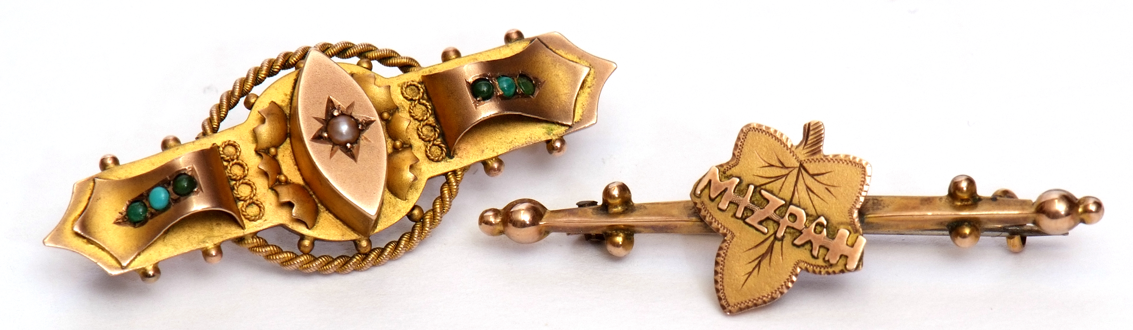 Mixed Lot: 9ct stamped Mizpah bar brooch, together with a Victorian 9ct gold Etruscan revival