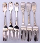 Matched set of six Victorian dessert forks in Fiddle pattern, including five London 1858 and one