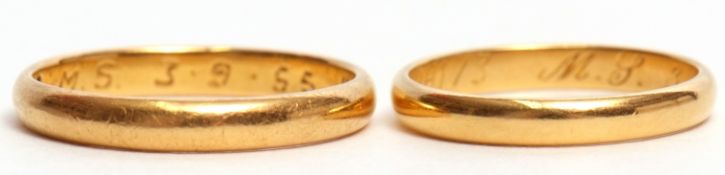 Mixed Lot: 22ct gold wedding ring, size S, of plain and polished design, together with a further