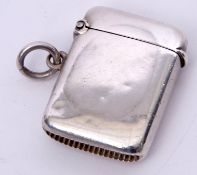 Edwardian small plain vesta of curved rectangular form (minor dents), hinged top, Birmingham 1905 by