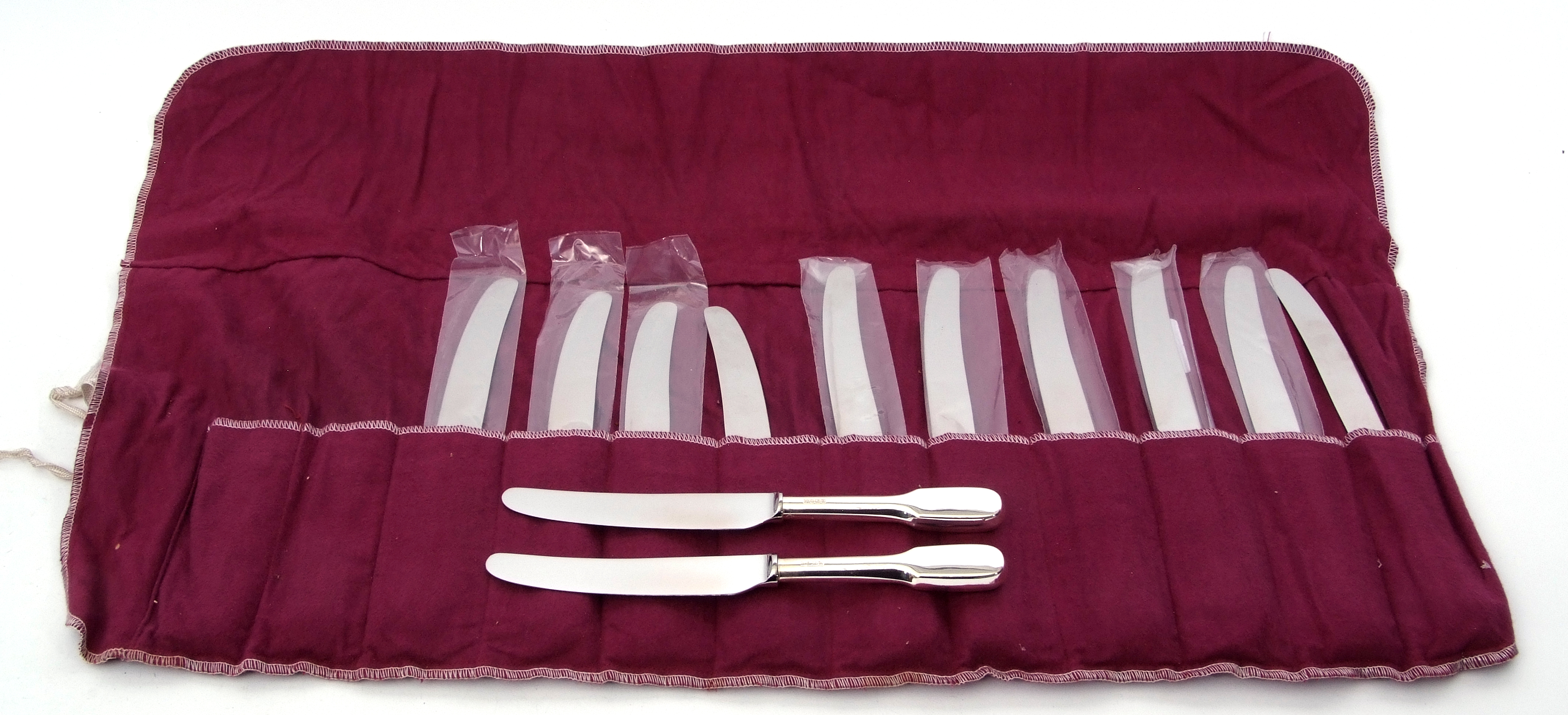 Set of six modern plated bladed and silver handled dinner knives in Fiddle pattern together with six - Image 2 of 2