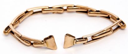 9ct gold expanding bracelet, the alternate links being spring loaded, 15cm long, 5.6gms gross