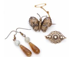 Mixed Lot: pair of agate drop earrings, gilt metal filigree butterfly brooch and one other gilt