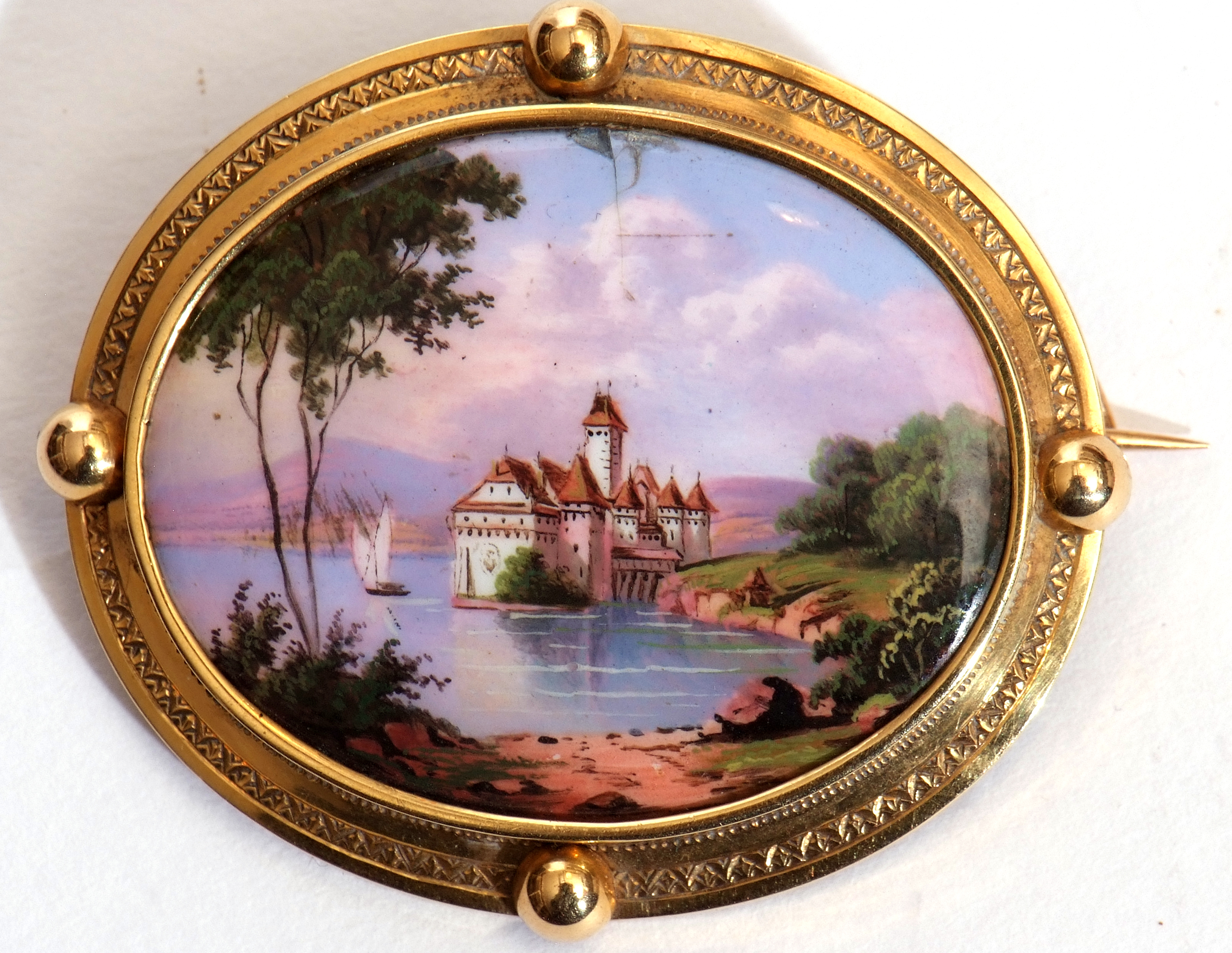 Mixed Lot: antique hand painted oval brooch depicting a lake and chateau, Swiss scene, the verso - Image 4 of 4