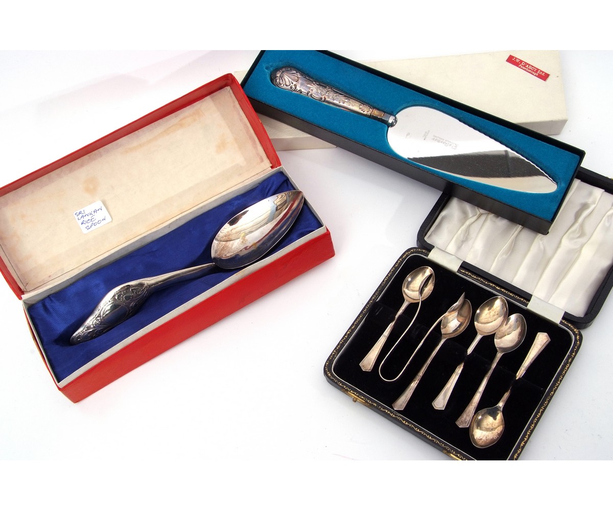 Mixed Lot: case containing set of five Elizabeth II coffee spoons with pointed ends, Birmingham