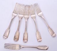 Heavy set of six George IV table forks in Fiddle pattern, London 1825 by George Turner, 418gms total