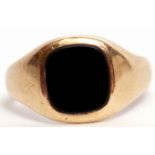 9ct gold gent's signet ring, the rectangular black onyx shaped panel framed in a plain polished