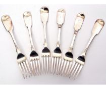 Matched set of six Georgian/Victorian table forks in Fiddle pattern, 476gms total (6)