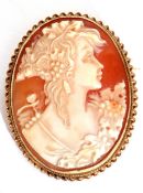 9ct gold framed cameo brooch of oval form depicting a classical lady, 4 x 3cm, hallmarked Birmingham