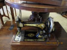 WALNUT CASED SINGER SEWING