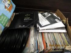 BOX CONTAINING MIXED CLASSICAL RECORDS AND VINYL SINGLES