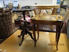 LACQUERED JEWELLERY TABLE ON STAND TOGETHER WITH A FURTHER MAHOGANY LEATHER TOP SIDE TABLE (2)
