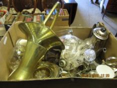 BOX CONTAINING MIXED SILVER PLATED WARES, BRASS FLOWER BASKET ETC