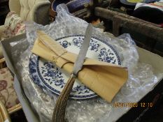 BOX CONTAINING MIXED 19TH CENTURY MEAT PLATES ETC