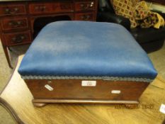 VICTORIAN WALNUT SQUARE FORMED SQUAT FOOT STOOL WITH BLUE UPHOLSTERED SEAT ON FOUR BUN FEET