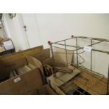 GOOD QUALITY WIRE WORK MAGAZINE RACK WITH A QUANTITY OF VINYL RECORDS, SINGLES ETC