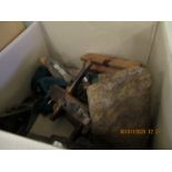 BOX CONTAINING MIXED WOOD WORKING PLANES, STANLEY PLANE, MOULDING PLANE ETC