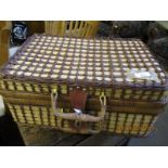 WICKER HAMPER