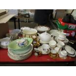 GROUP OF MIXED TEA WARES, CHINA WARES, BOWLS, CUPS ETC