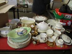 GROUP OF MIXED TEA WARES, CHINA WARES, BOWLS, CUPS ETC