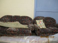 GOOD QUALITY MODERN FLORAL PATTERNED THREE PIECE SUITE COMPRISING A THREE SEATER SOFA, TWO SEATER