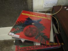 GROUP OF MIXED VINYL RECORDS ETC