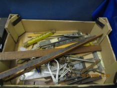 BOX CONTAINING MIXED DRAWING INSTRUMENTS, RULERS, COMPASSES ETC